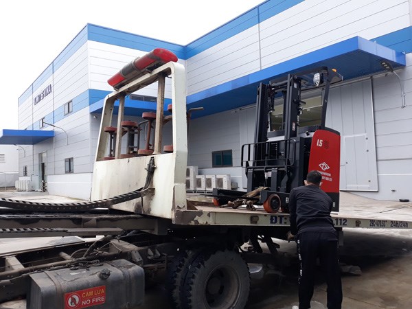 Reach truck 1,5 tấn - Xe Nâng Hangcha - Xe Nâng Trung Quốc